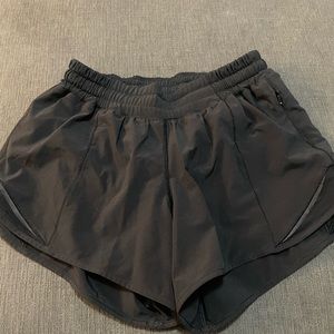 Lululemon short size 4 tall